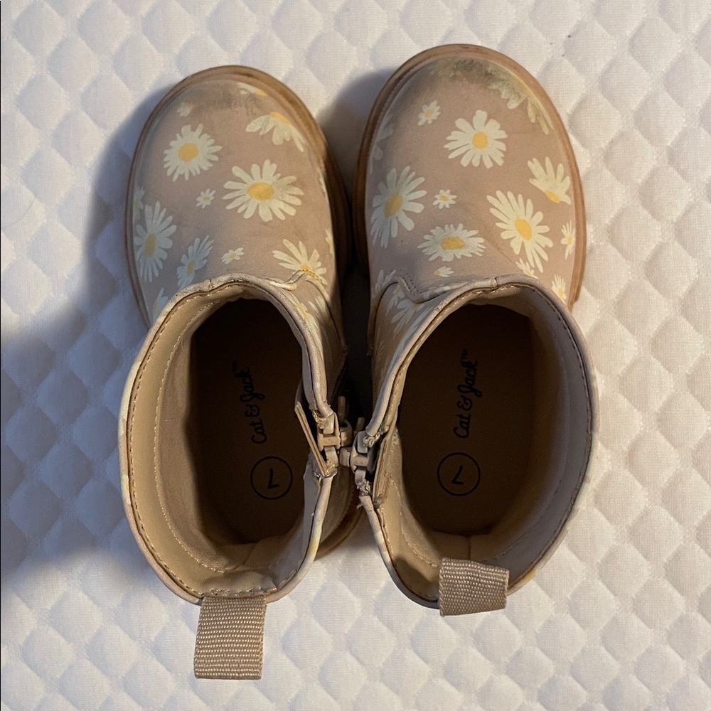 Cat & Jack Floral Daisy Toddler Girls Size 7 Boots - Picture 3 of 5